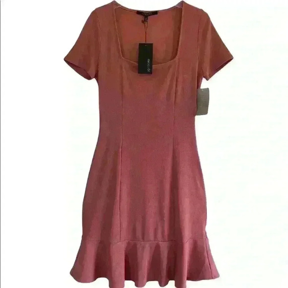 19 Cooper NWT Form Fitting Mauve Dress With Ruffle Hem Size S - Picture 2 of 6